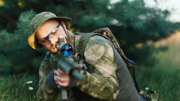 Military Sniper Takes Aim At The Optical Sight alt