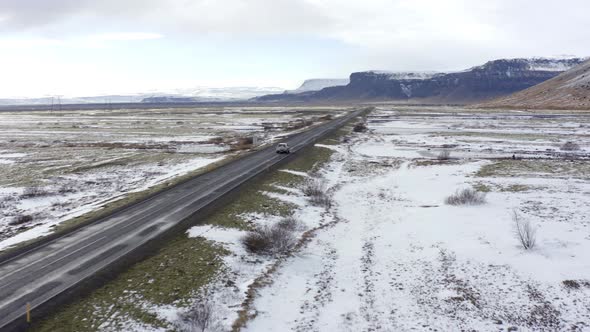 Car Driving on Icelandic Roads During the Winter