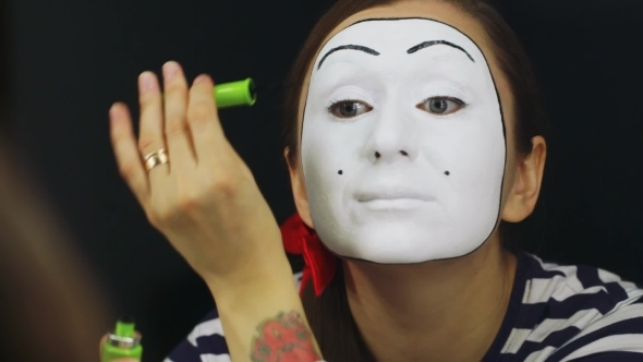 Woman Mime Makeup Deals  alt