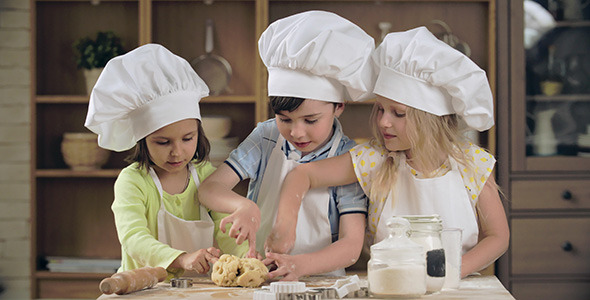 Baking Teamwork 