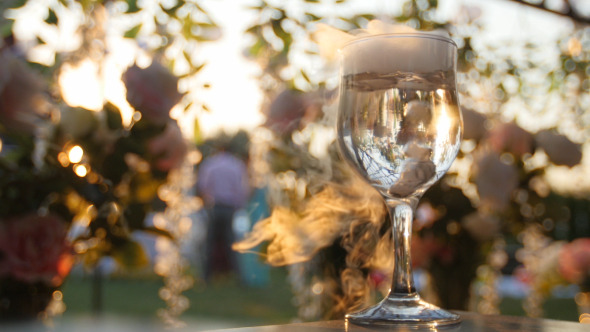 Dry Ice In A Glass Of Wine 1 alt