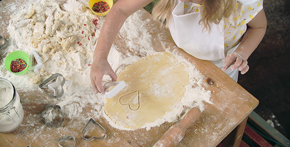 Making Yummy Cookies alt