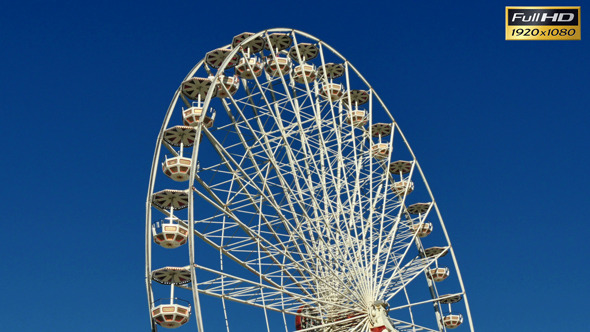 Great Classical Fair Ferris Wheel In Toulouse