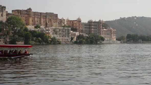 Pichola Lake And Palaces In Udaipur India 2