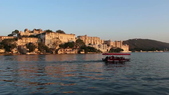 Pichola Lake And Palaces In Udaipur India At Evening
