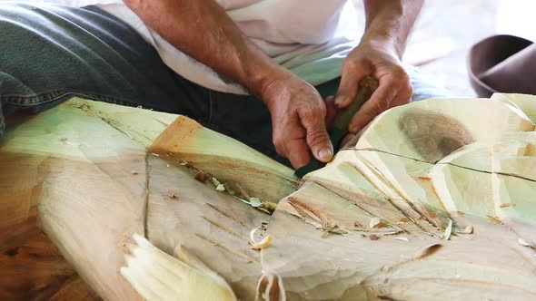 Hand Of Carver Carving Wood 7 alt