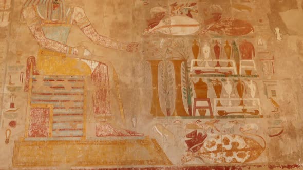 Ancient Egypt Color Images On Wall In Luxor - Tilt View