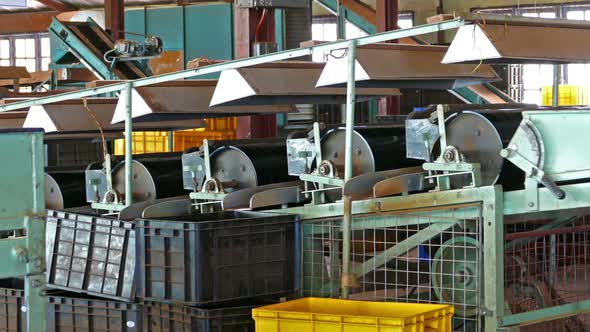 Machines Work On A Tea Factory 2 alt