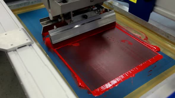 Screen Printing Manufacturing On T-Shirts 7