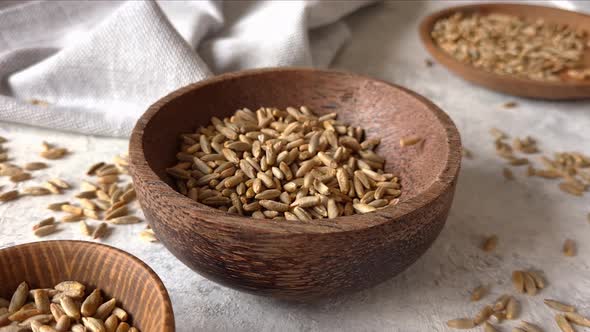 Raw rye seeds in a bowl