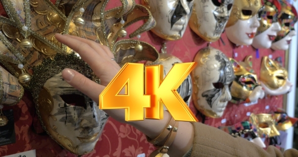 In The Mask Shop In Venice alt