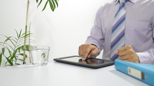 Online Business, Using Tablet in Office
