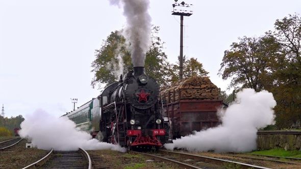 Old Steam Starts to Move alt