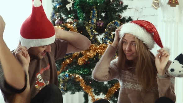 Friends Make Christmas Selfie alt