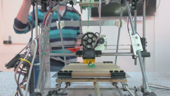 Three Dimensional Printer