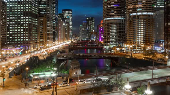 Time Lapse of downtown Chicago and the Chicago river