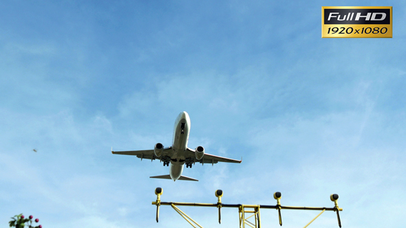 Aircraft Approaching Landing at El Prat Airport