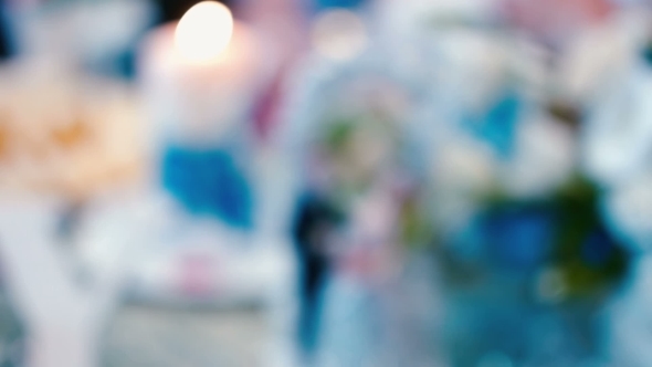 Bride And Groom Figures On Wedding Cake