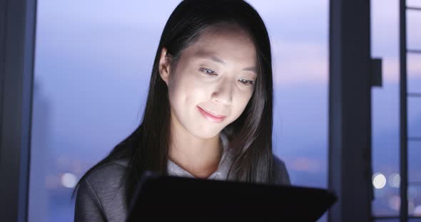 Woman use of tablet computer