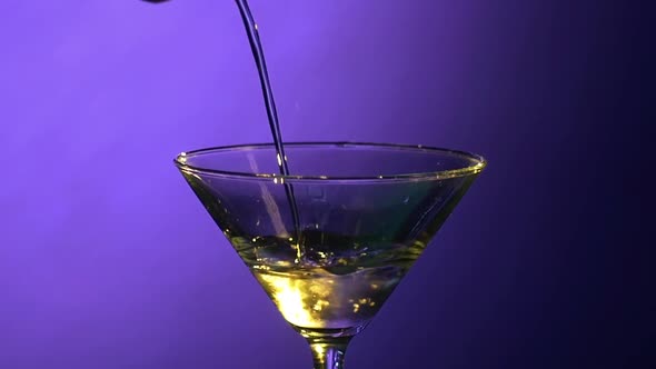 Barman Preparing Cocktail with Bar Equipment, Gayser, Spatter, Funnel, Close Up, Slow Motion, on