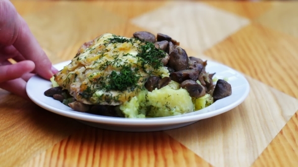 The Food In The Restaurant, Potatoes, Steak alt