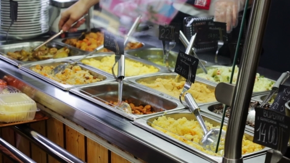 Ready To Eat Prepared Food At Grocery Store alt