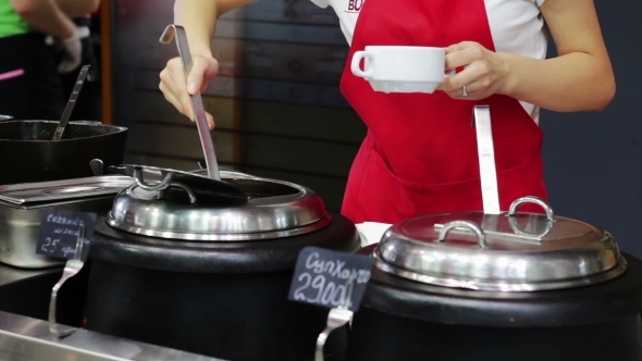Ready To Eat Prepared Food At Grocery Store alt