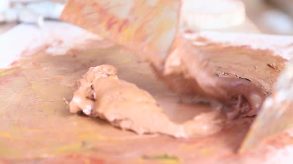 Silicone Mixing For Making Furniture 2 alt