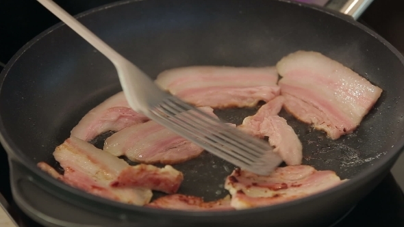Frying Bacon Slices