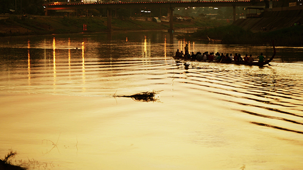 Long Tail Boat Rowing Practicing 03