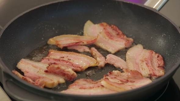 Frying Bacon Slices