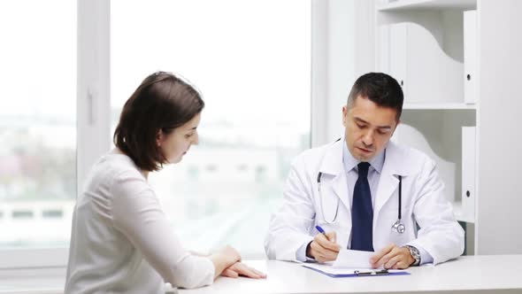 Doctor And Young Woman Meeting At Hospital 4 alt