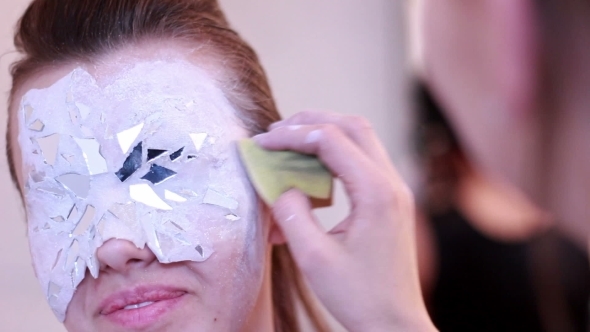 Bodypaint Master Paints Model For Photosession alt