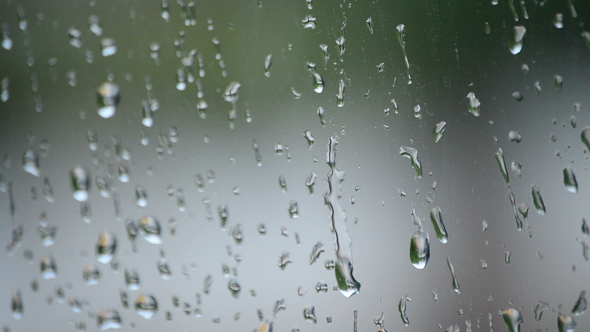 Raindrops in a Window alt