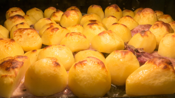 Cooking Meat And Potatoes In The Oven