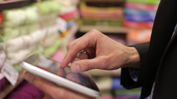 Man in the Store Shopping alt