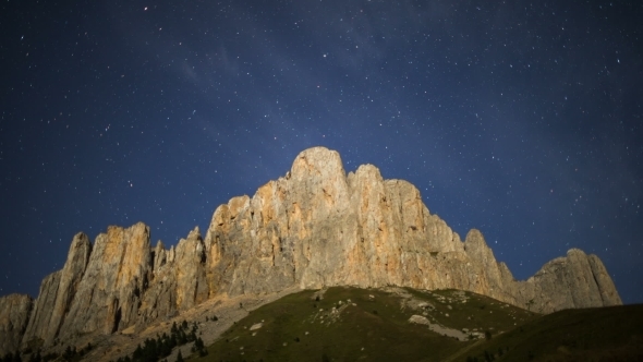 Mountain Big Thach Under The Starry Sky