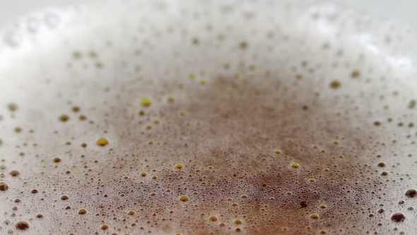 Beer In a Glass, The Bubbles Of Gas And Foam alt