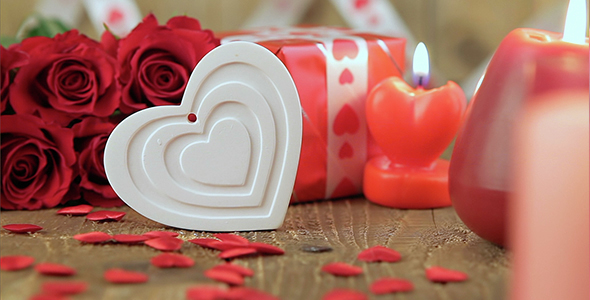 Red Roses and Heart on Wood alt