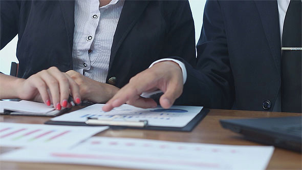 Business People Working in the Office alt