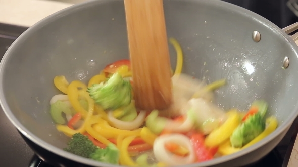 Stewing Squid And Vegetables In a Wok