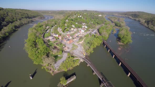 Harpers Ferry National Park is situated at the confluence of the Potomac & Shenandoah rivers where M