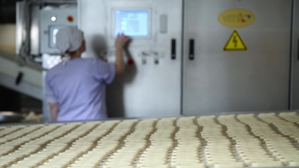 Control Of An Automated Bakery With CNC