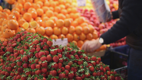 Grocery fill  Strawberrys in Pocket