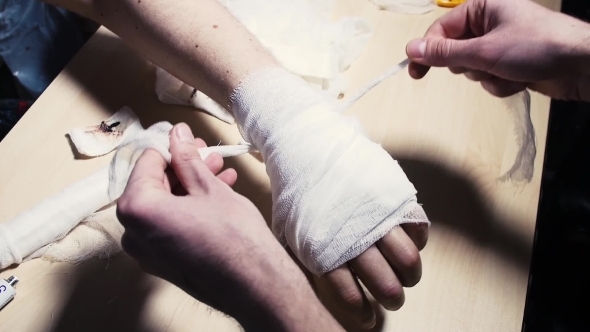 Bandaging Broken Arm 3