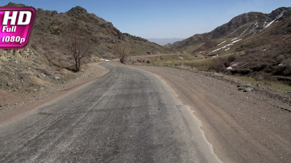 Road Through the Mountain Pass alt