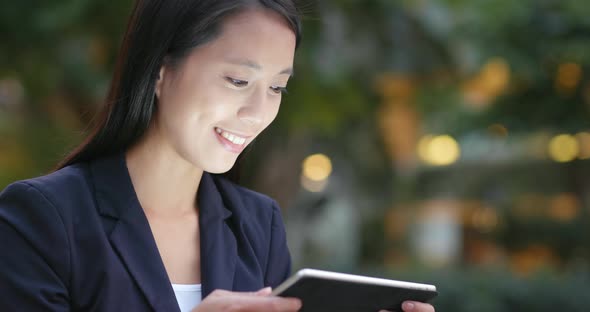 Businesswoman use of digital tablet computer