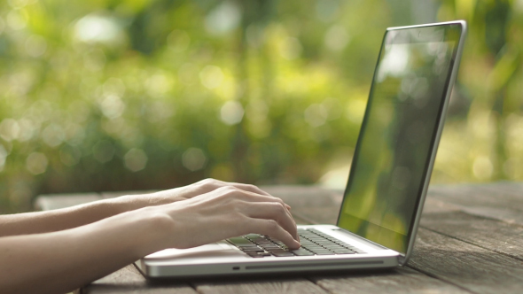 Use Computer Laptop alt