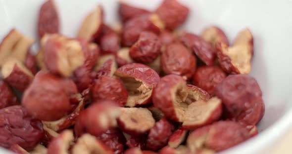 Prepare dried red jujube 