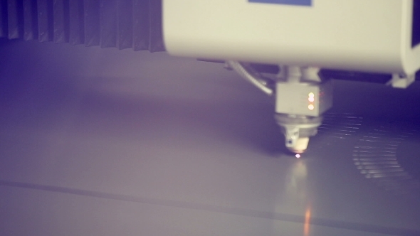 Laser Robotic Metallcutter Operates With Metal